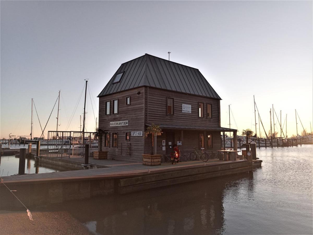 Kaap Hoorn Club Bed En Breakfast Esterno foto